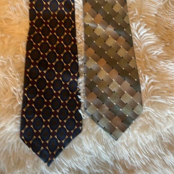 Geometric pattern, silk ties - Picture 1 of 8